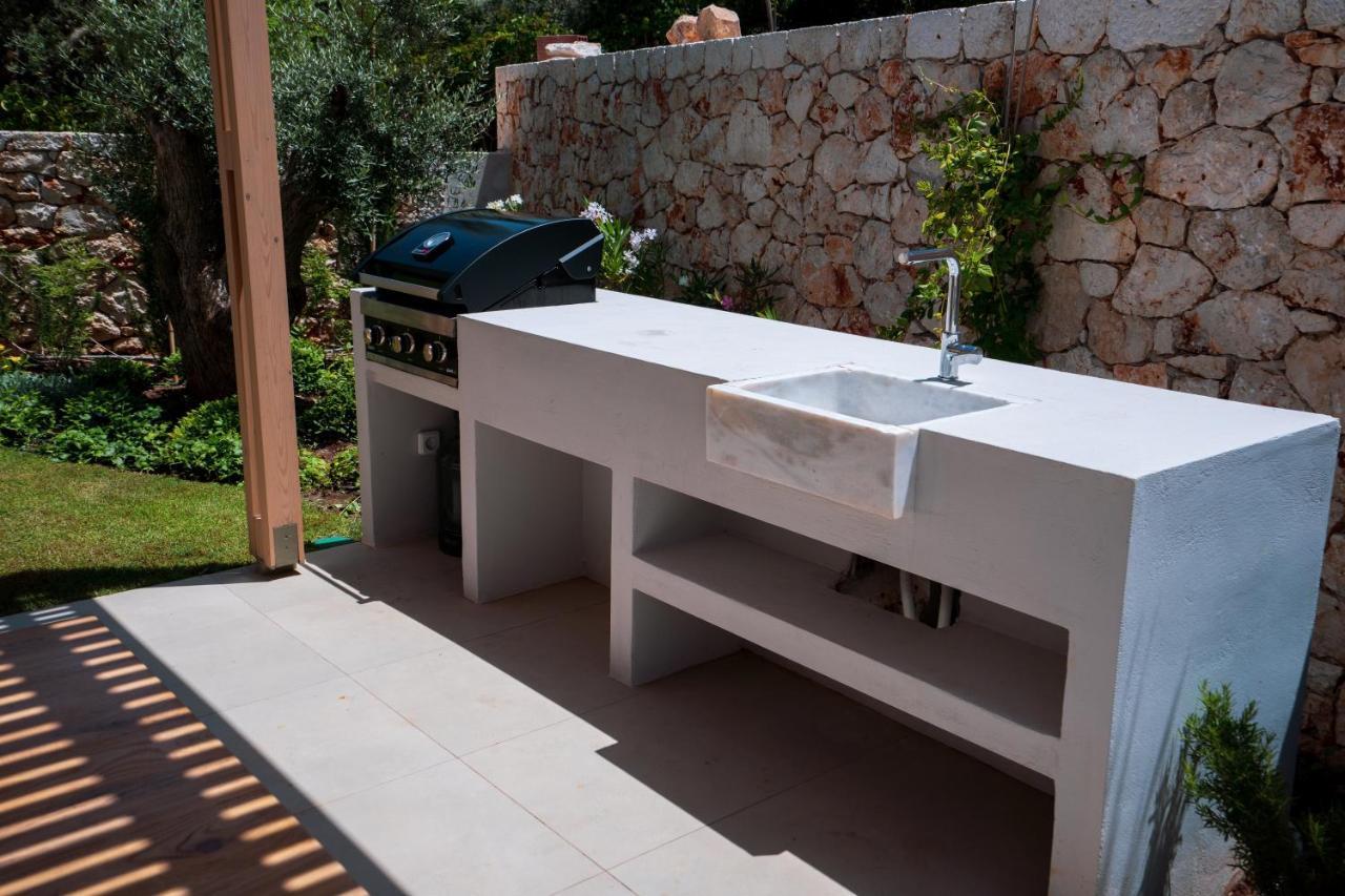 Papadria - Modern Luxury Near Kathisma Tsoukaladhes