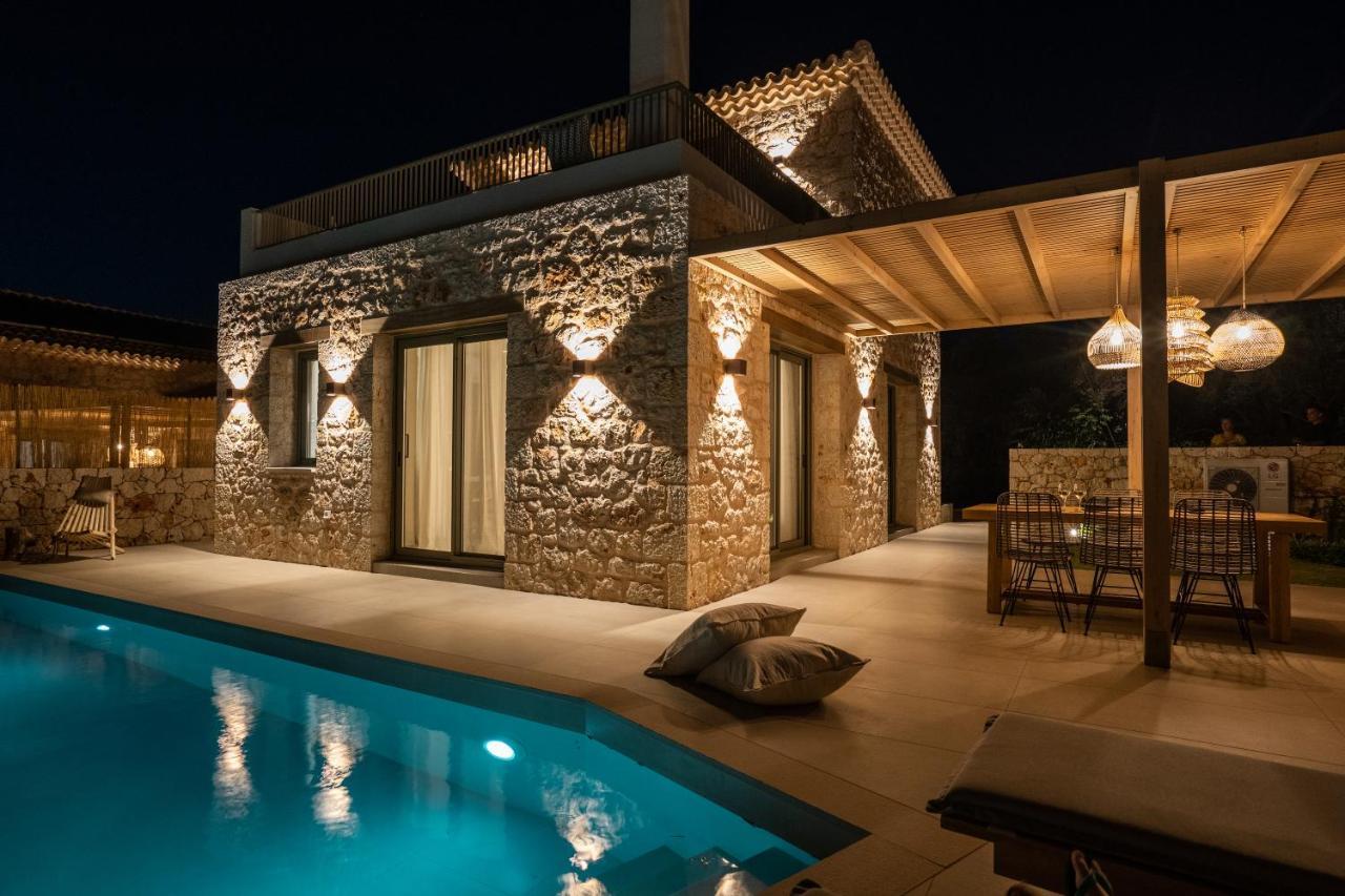 Villa Papadria - Modern Luxury Near Kathisma Tsoukaladhes