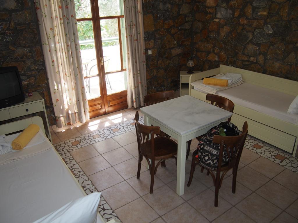 Elia Village Plomari