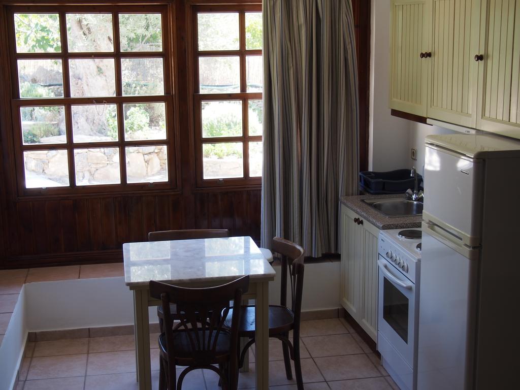 Elia Village Aparthotel 3*