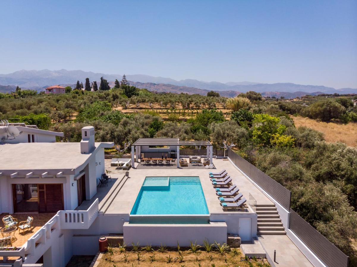 Azatis Luxury Villa Kato Daratso