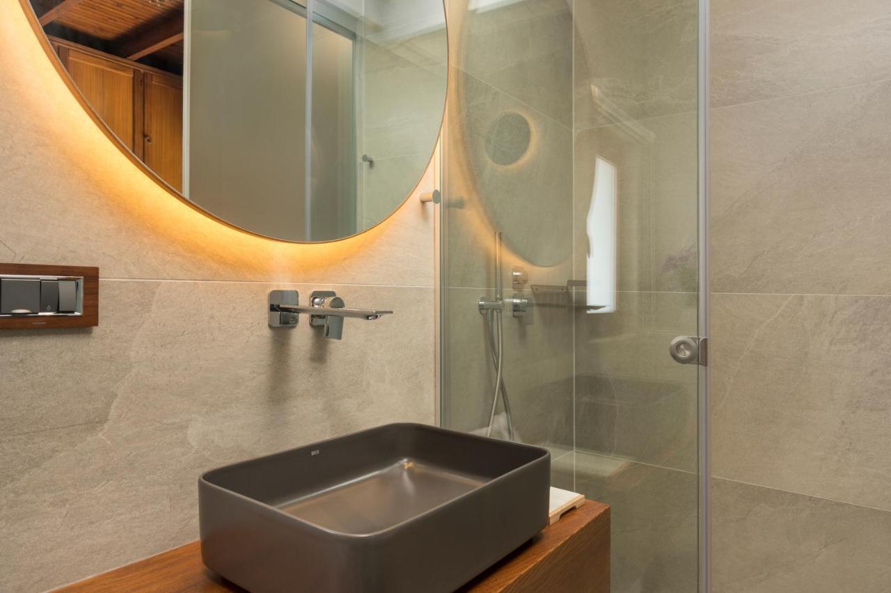 Azatis Luxury Kato Daratso