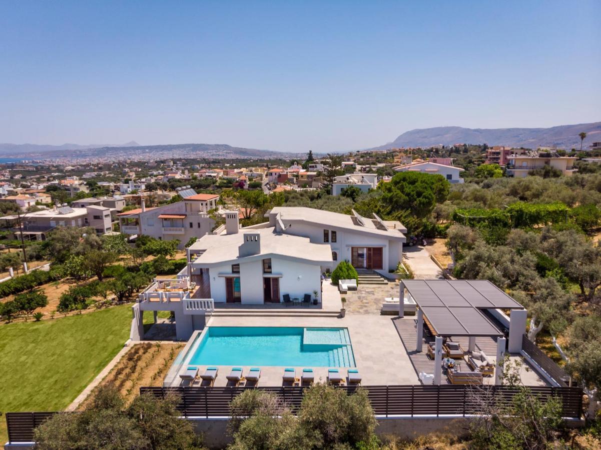 Azatis Luxury Villa *