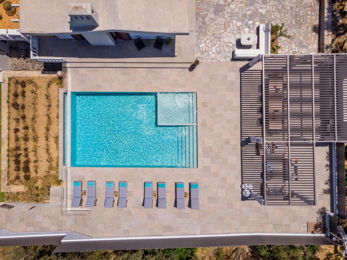 Azatis Luxury Villa