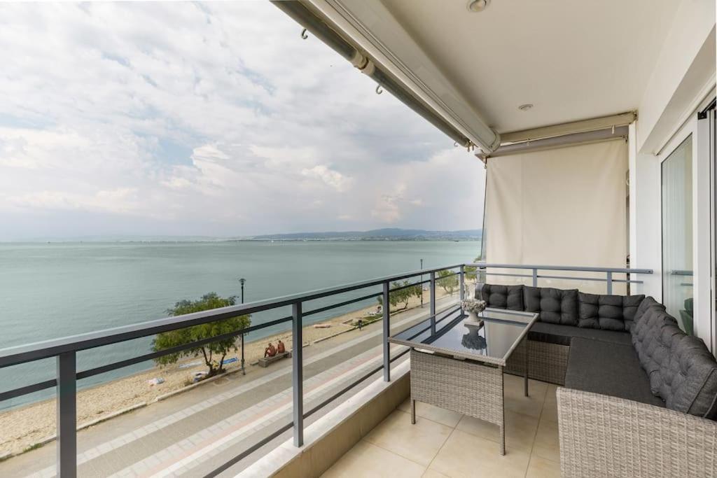 Mega On The Sea Apartment *