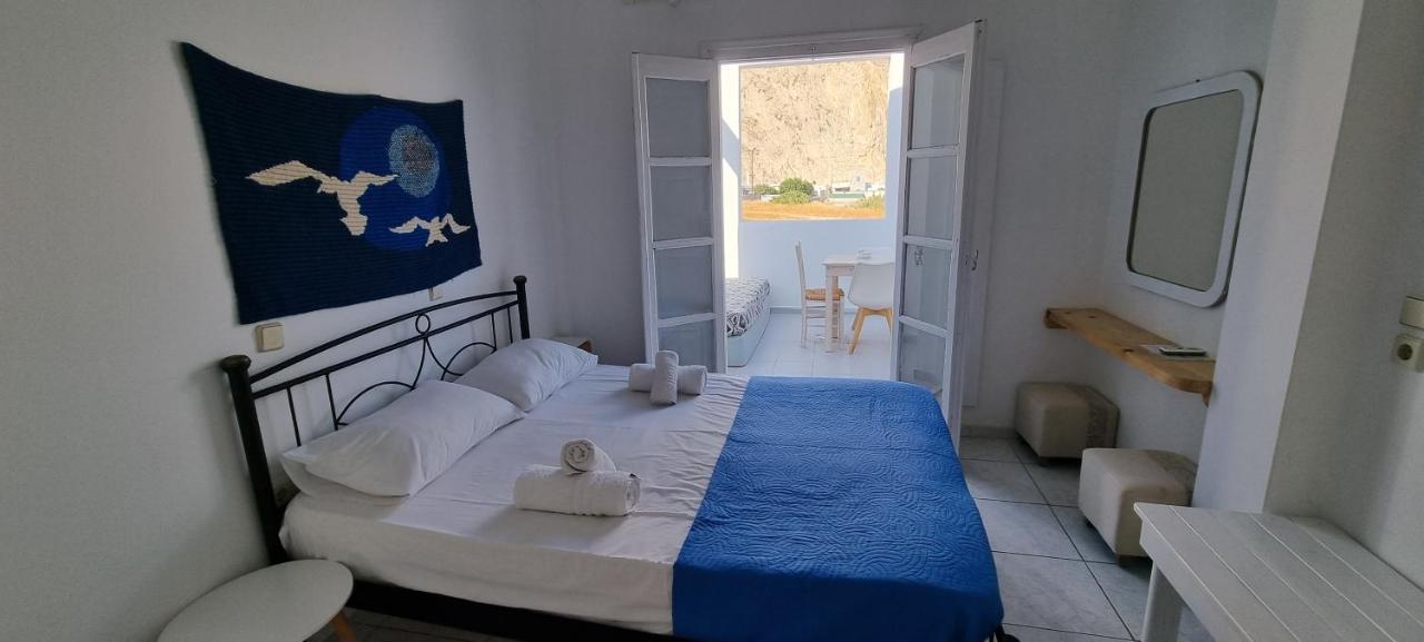 Aparthotel Three Harites Perissa (Santorini)