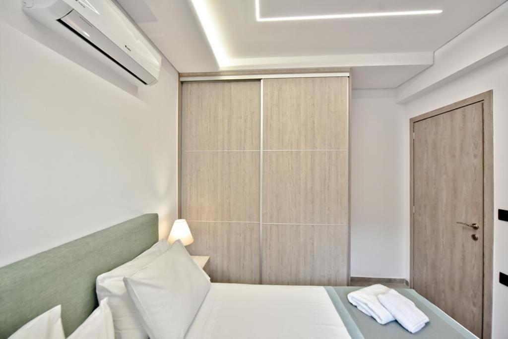 Crete Southside Tris Ekklisies Paranimfoi