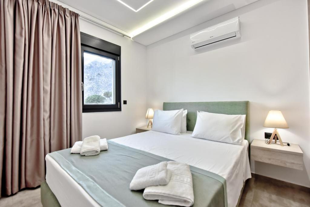 Crete Southside Tris Ekklisies Villa