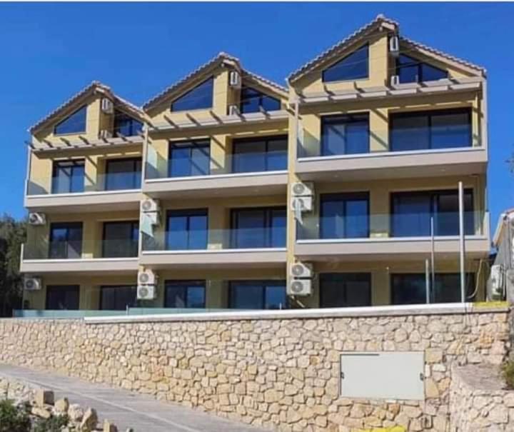 Melivia Luxury Nikiana