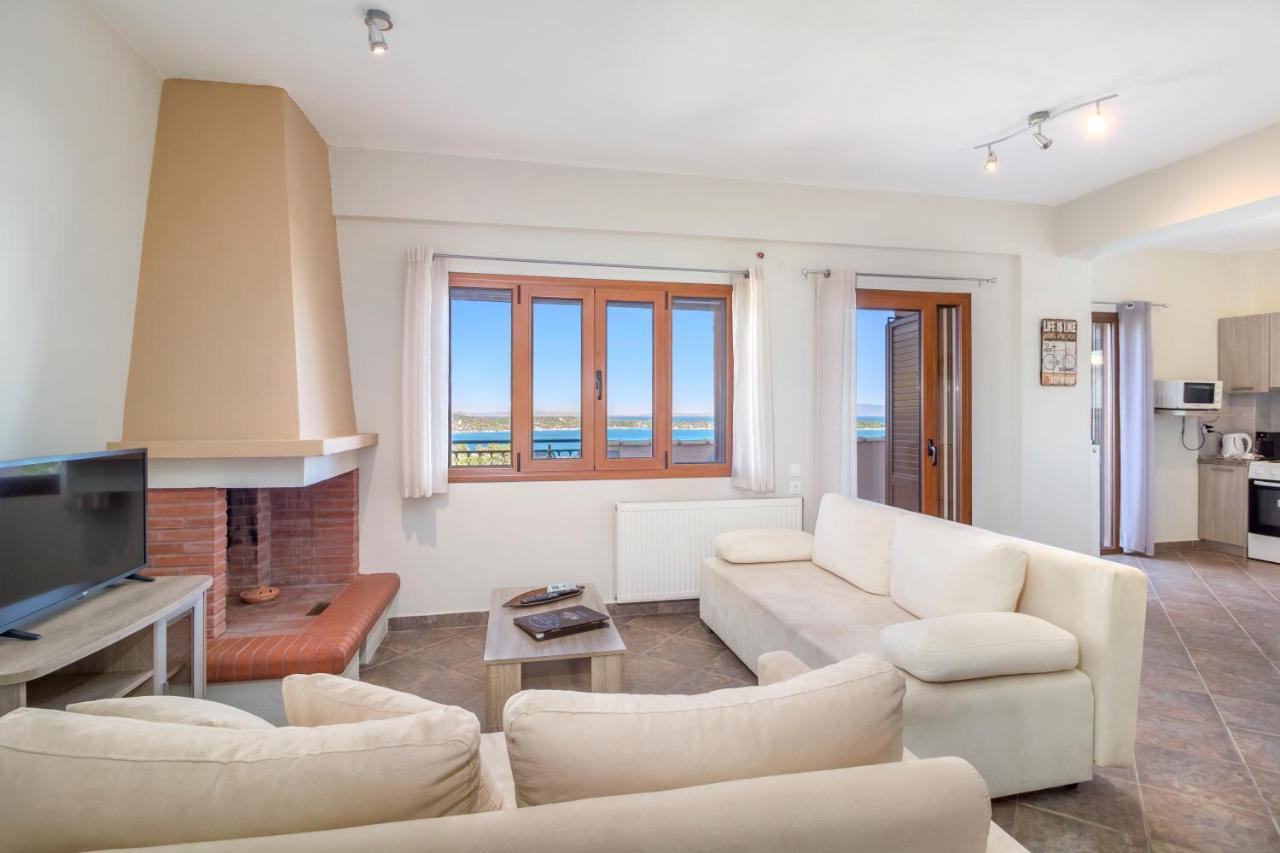 Sea View Villas *