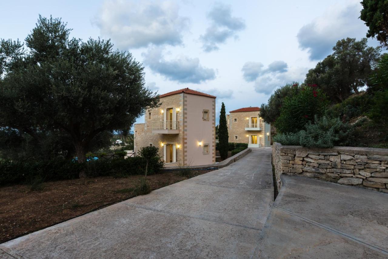 Estate * Maroulas