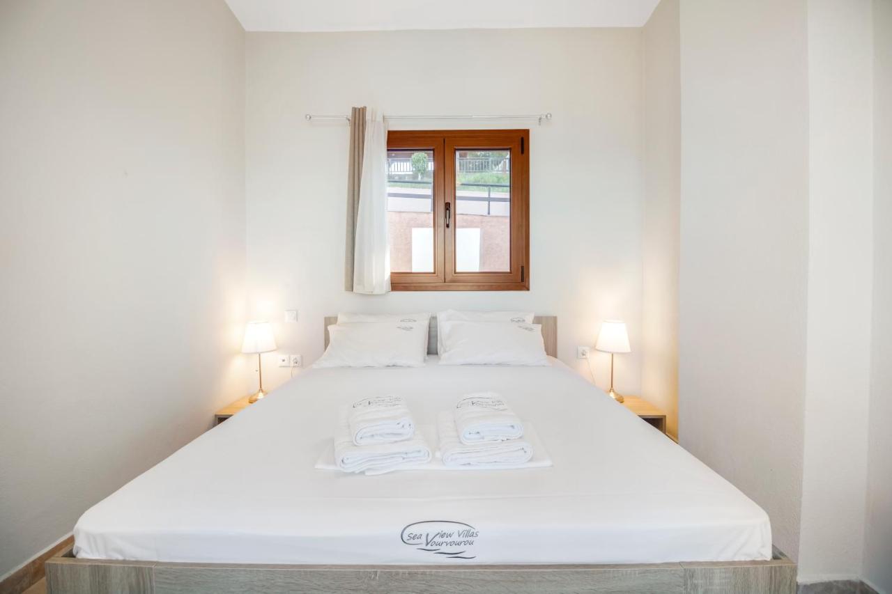 Sea View Villas *