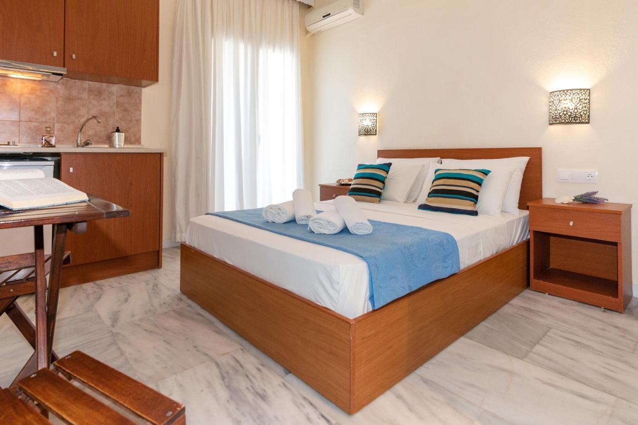 Thea Aparthotel Pyrgadikia