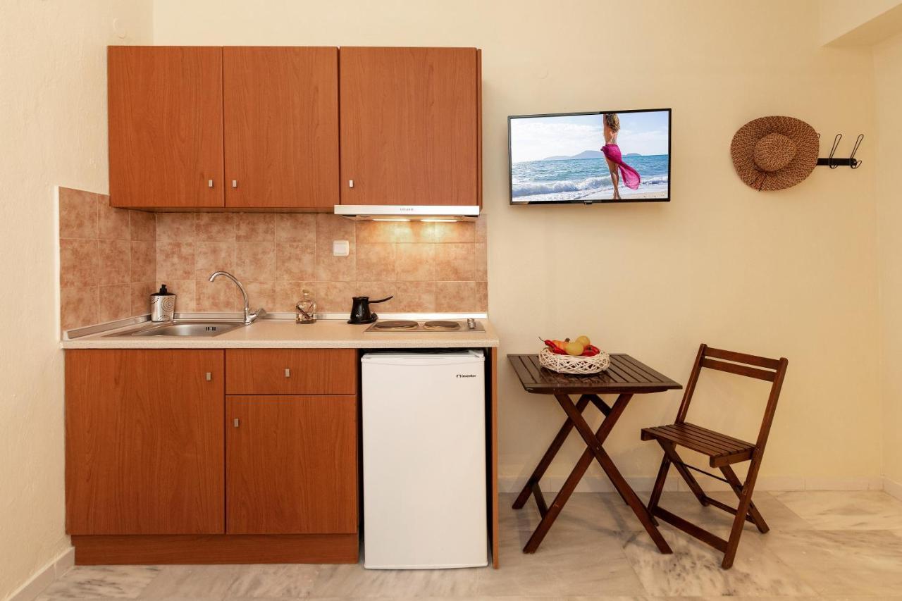 Thea Aparthotel Pyrgadikia