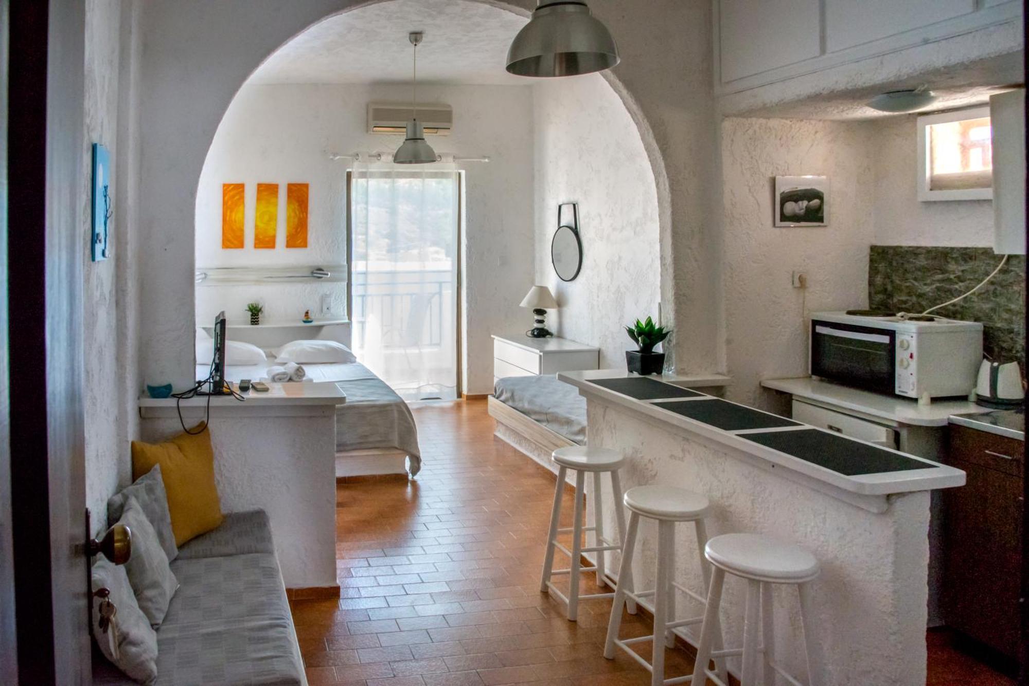 Amazona 3* Agia Pelagia (Crete)