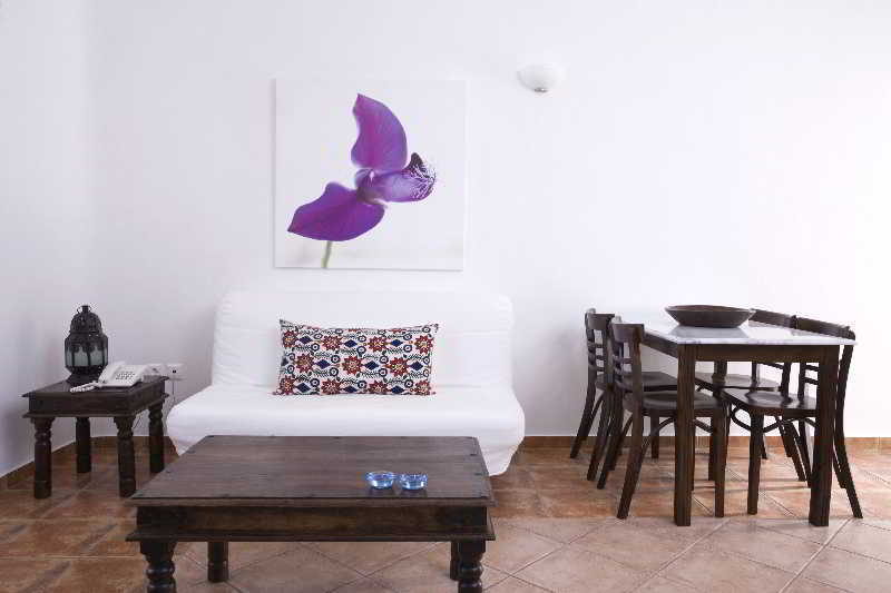 Yakinthos Aparthotel Panormos (Mykonos)