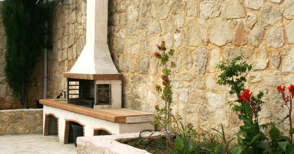 Lagoon View - Adults Only Apartment