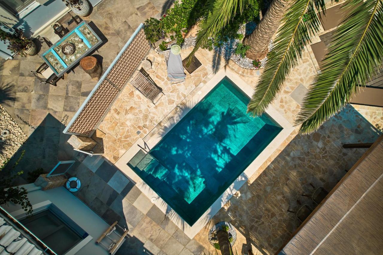 Paradisso Beach Villas *