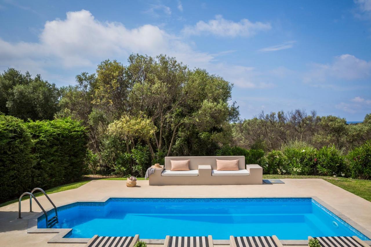 Sotiris Villa *