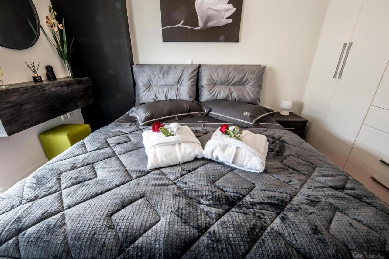 Escape Luxury Apartment *