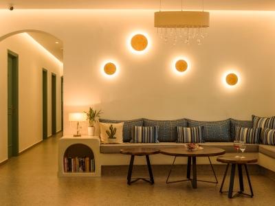 Armonia 3* Kamari (Santorini)
