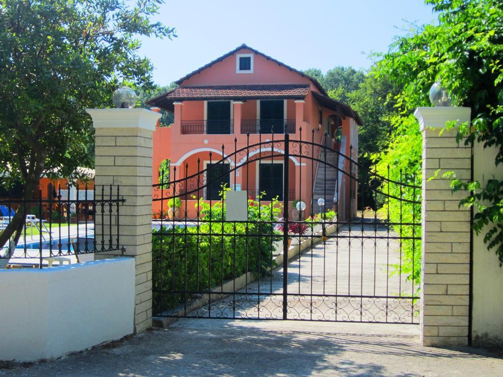 Aparthotel Varvara & Ii