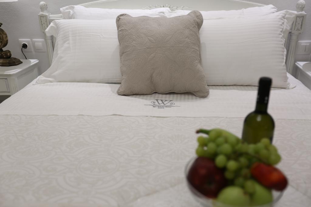 The White Bed & Breakfast 2*