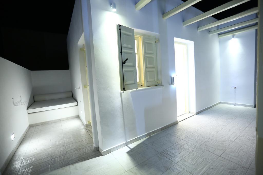 Bed & Breakfast The White Adamantas (Milos)