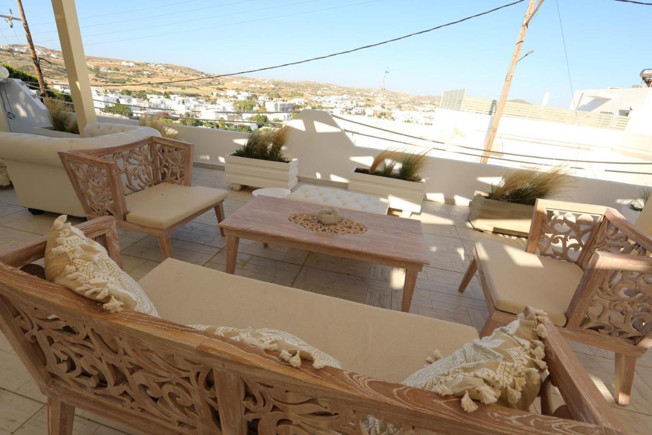 The White Bed & Breakfast Adamantas (Milos)