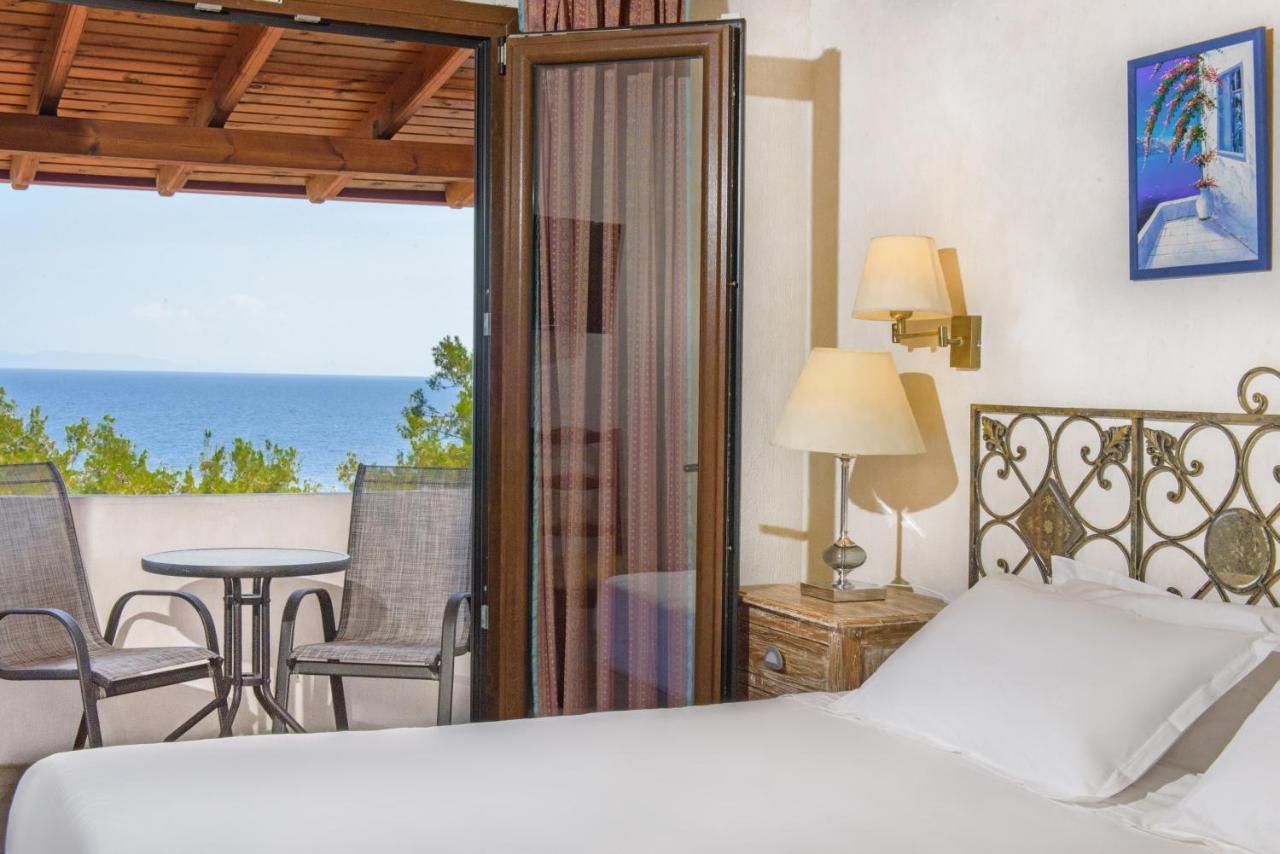 Leandros Hotel 3*