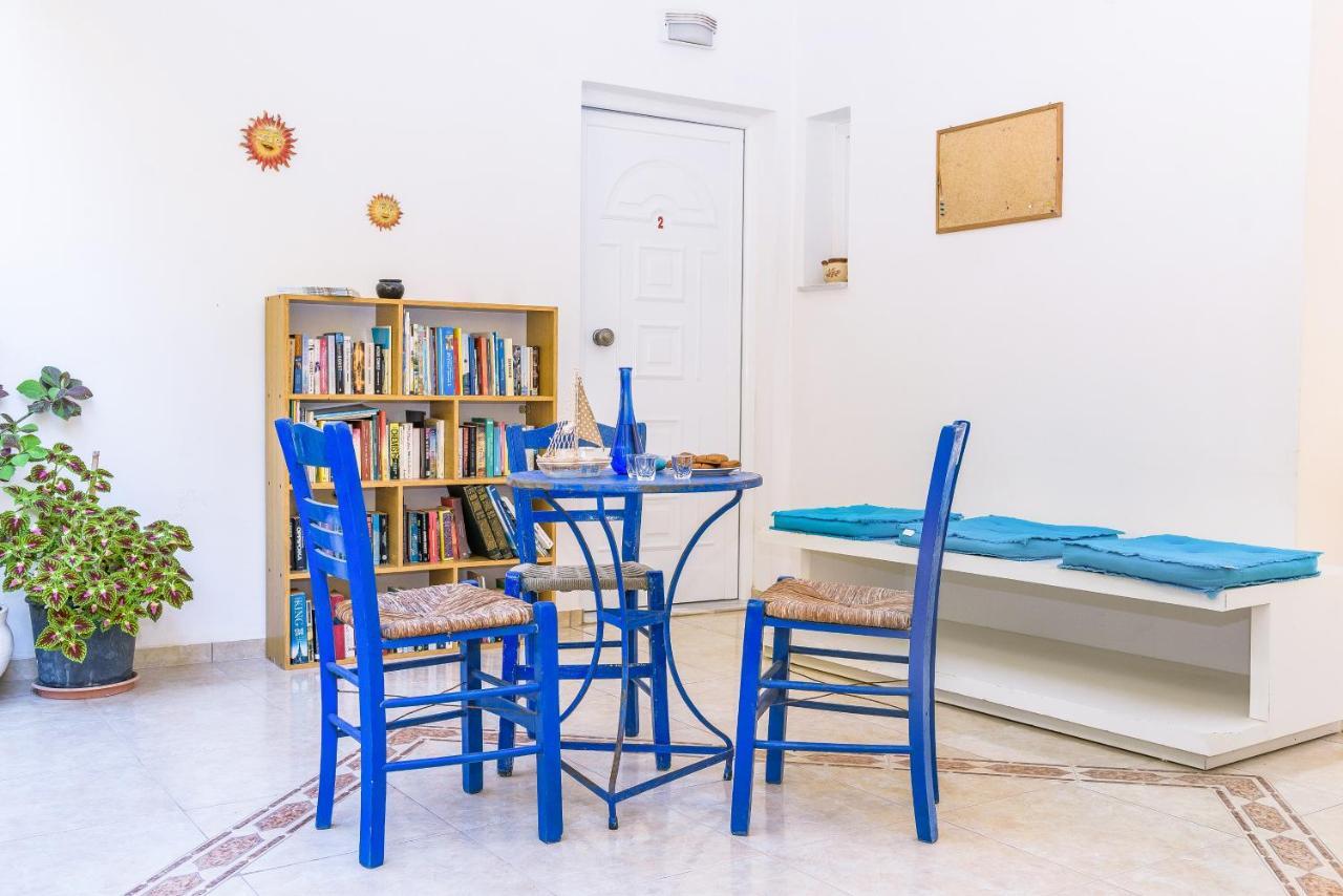 Apartment Bay *