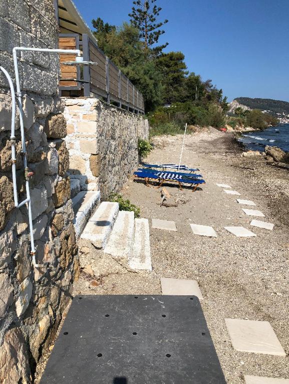 Venetico Beachfront & - 2 Bedroom Apartment Argassi