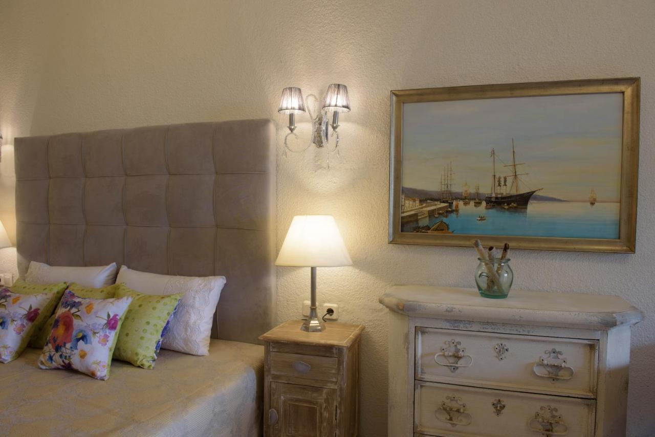 Leandros Hotel 3*