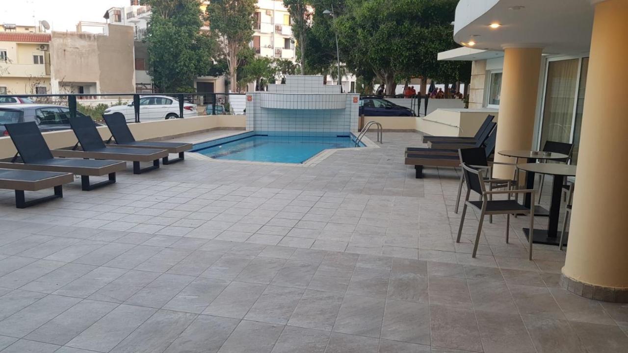 Aris Aparthotel