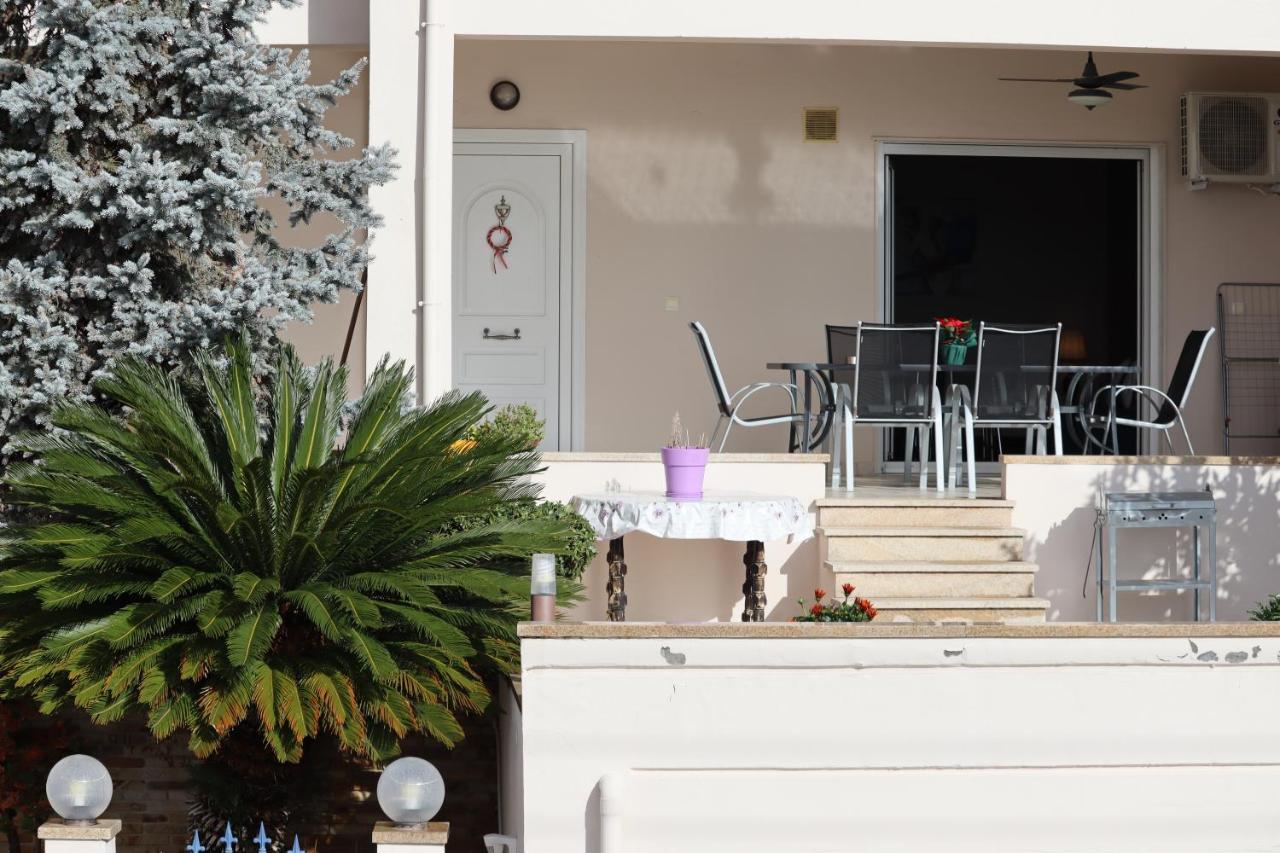 Apartment Lovely With Beautiful Garden