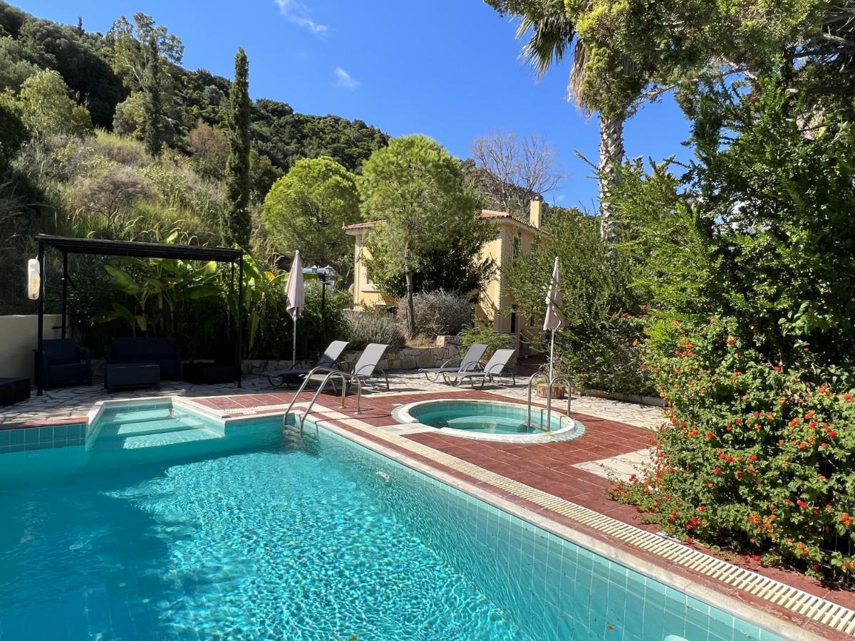 Atlantis Villa *