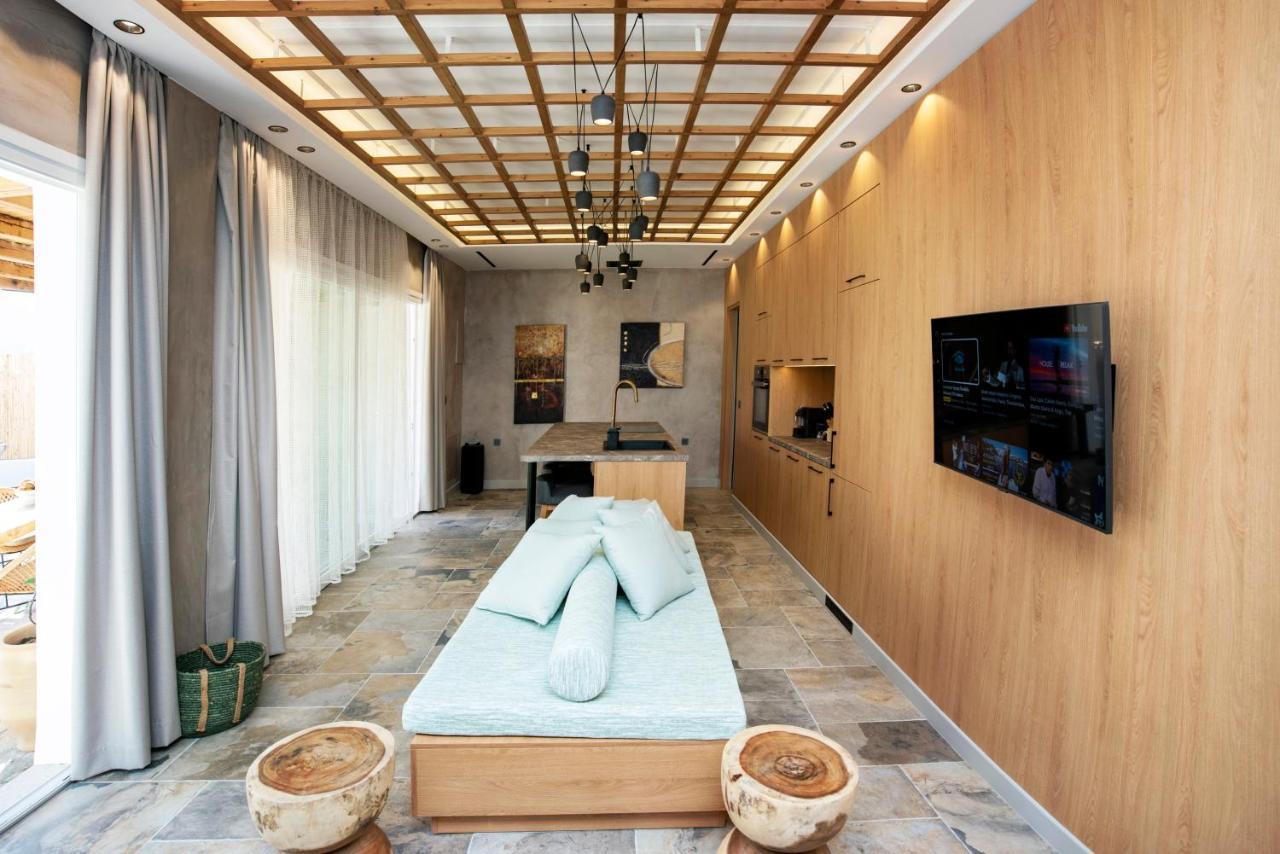 Kostantakis Pool House *