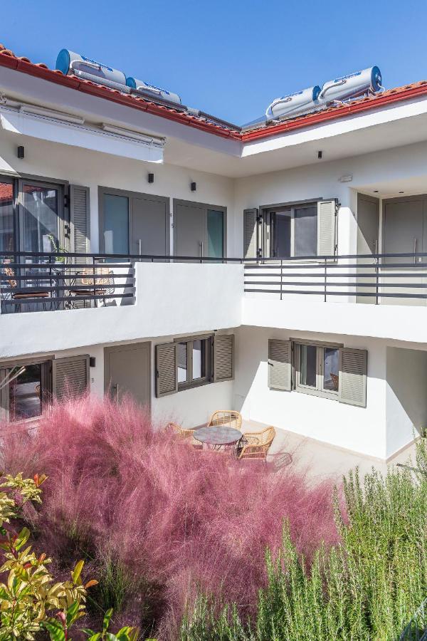 Araliki Apartment