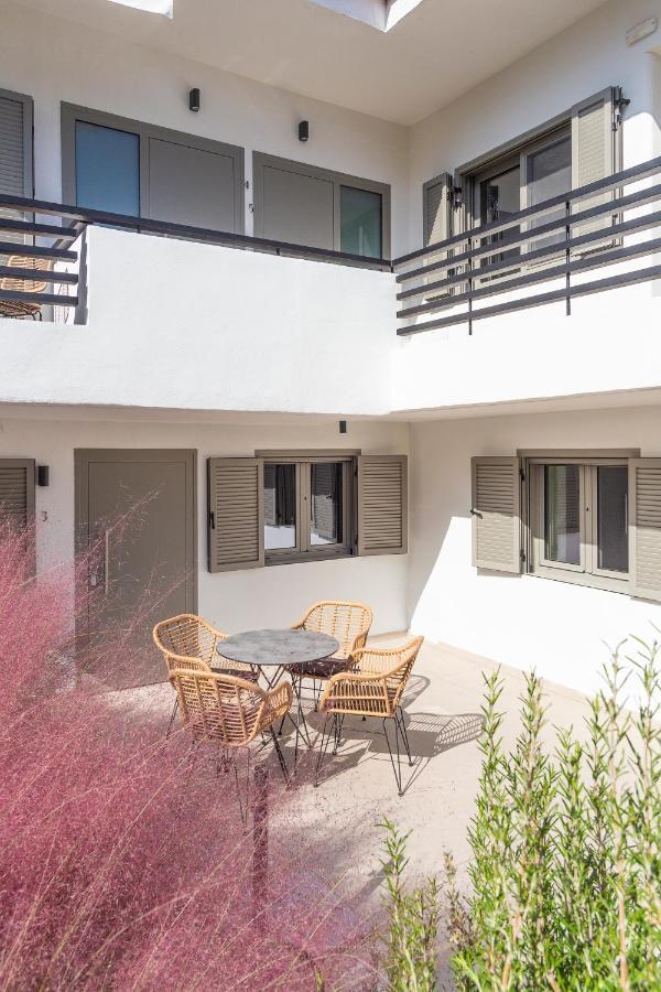 Araliki Apartment