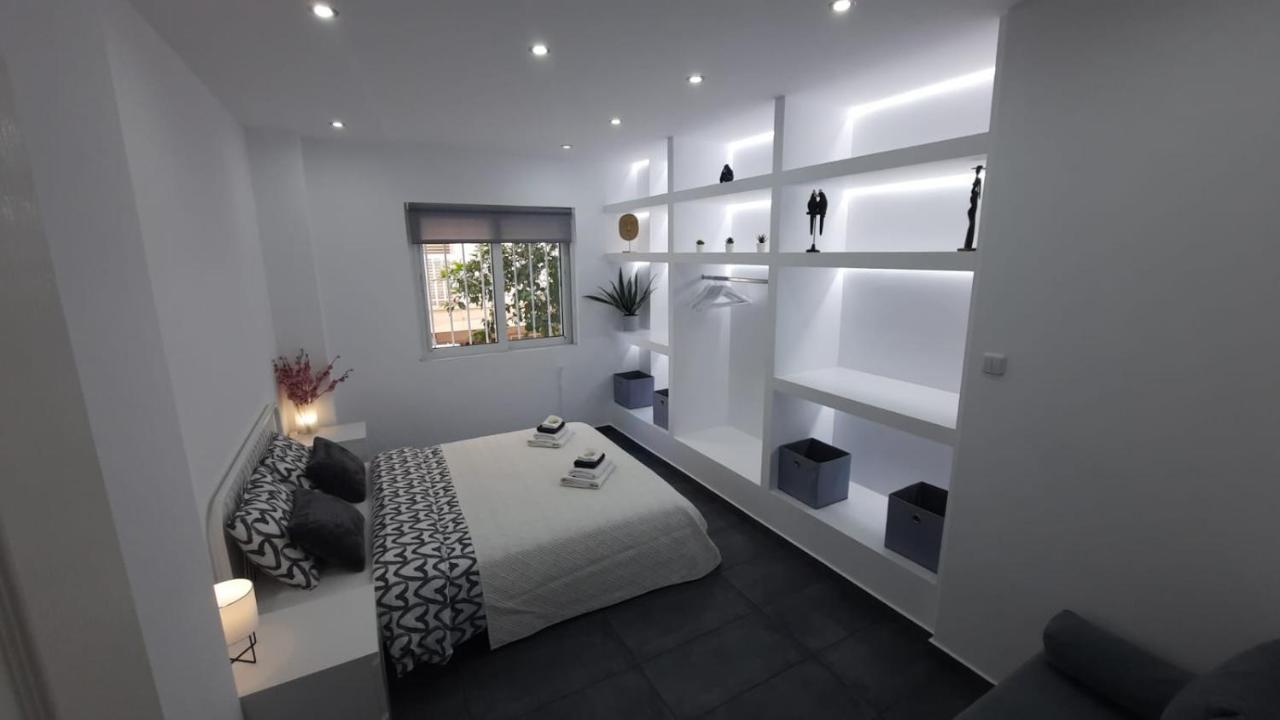 Glyfada Vacation Apt * Athens