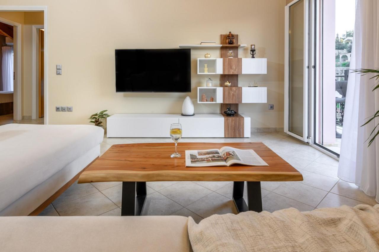 Anesis 2022 Apartment