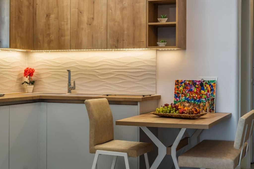 Divaly - Private Heated Jacuzzi Apartment *