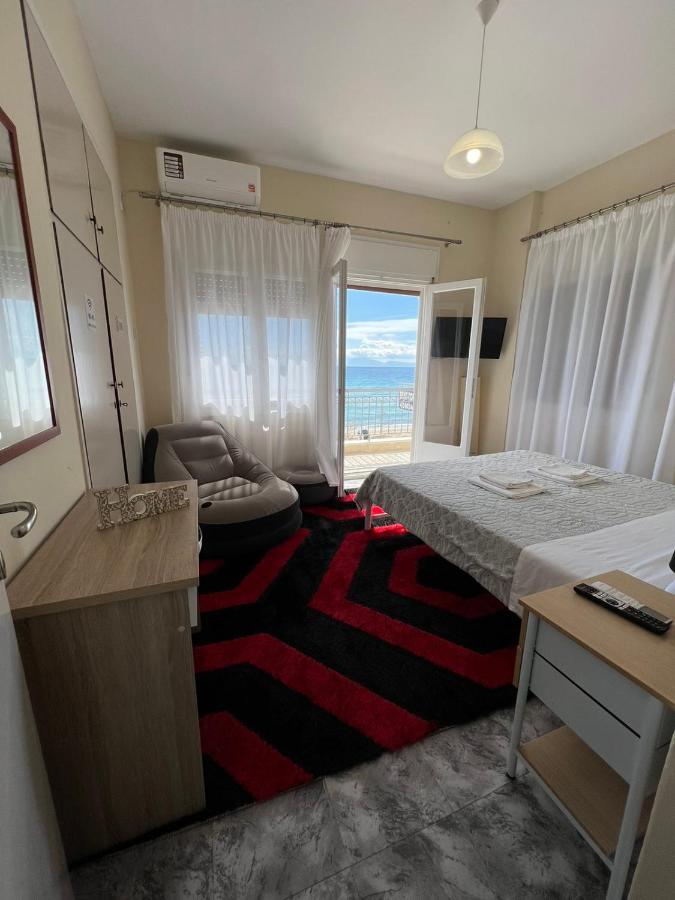 Greekhome Seaside Apartment *