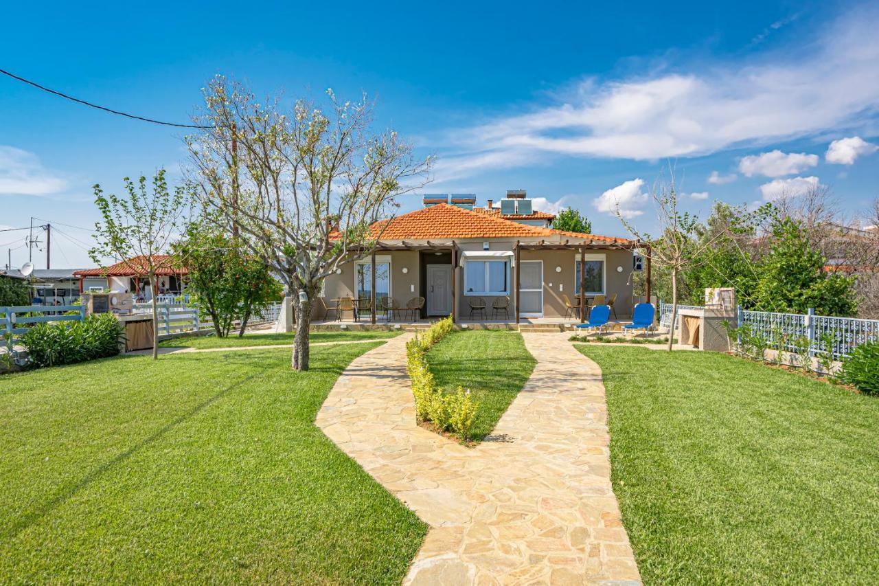 Azzurro Seafront Holiday home *