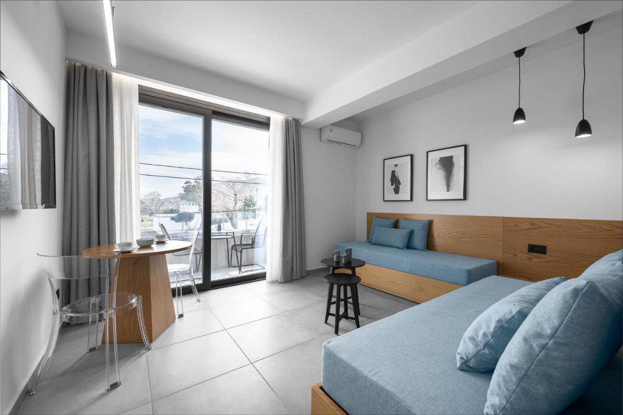 Rothos Luxury