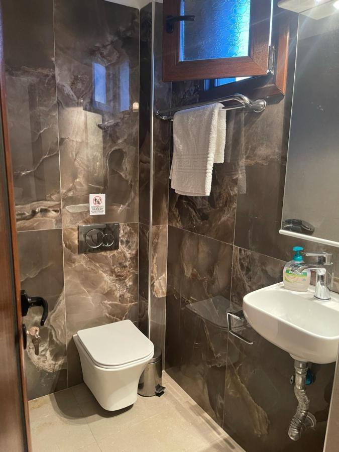 Apartment Theano