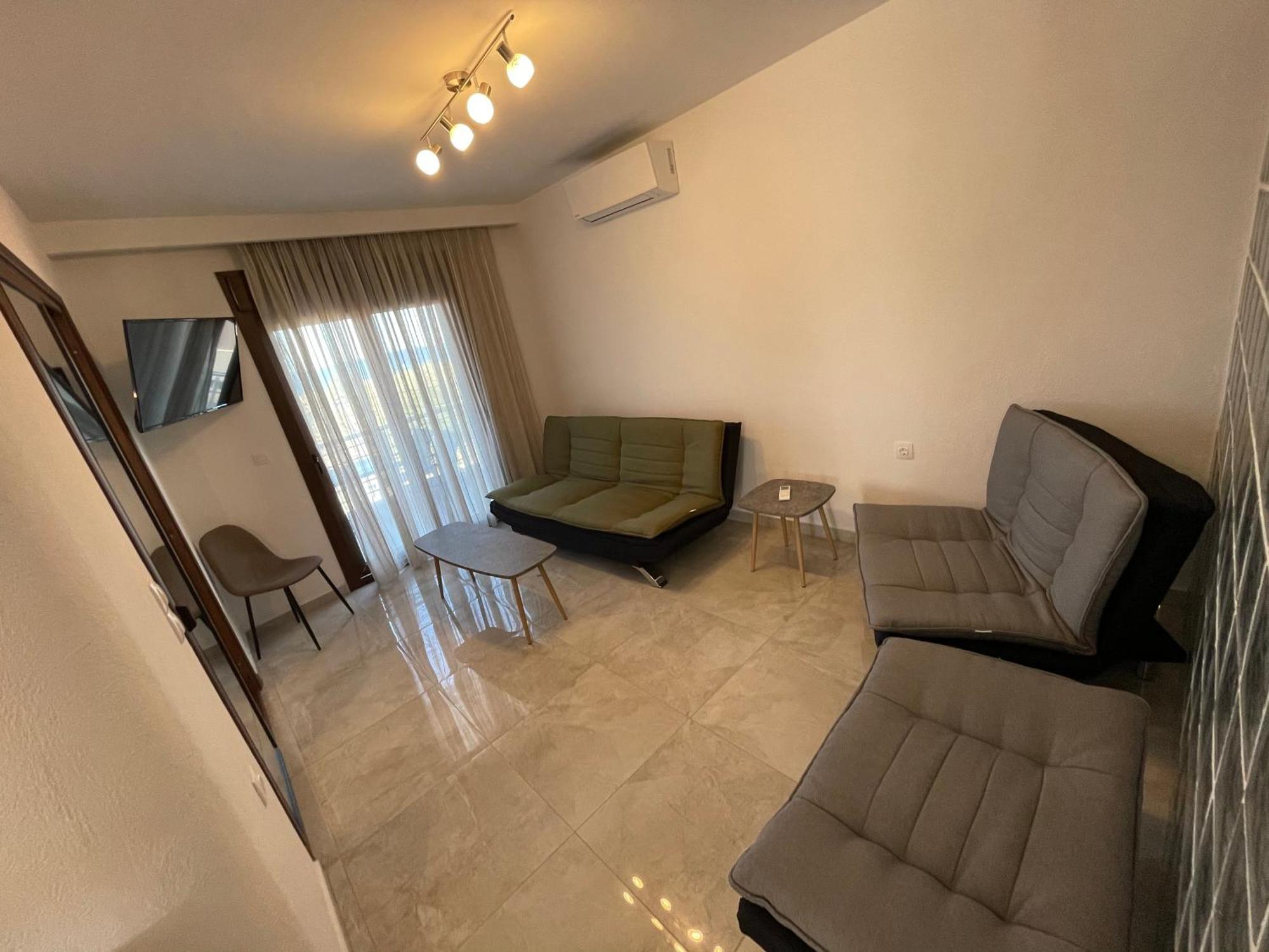 Apartment Theano