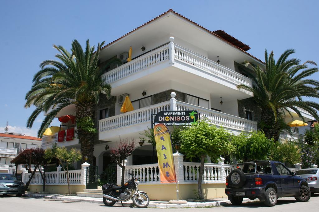 Dionisos Palms * Paralia Dionysiou