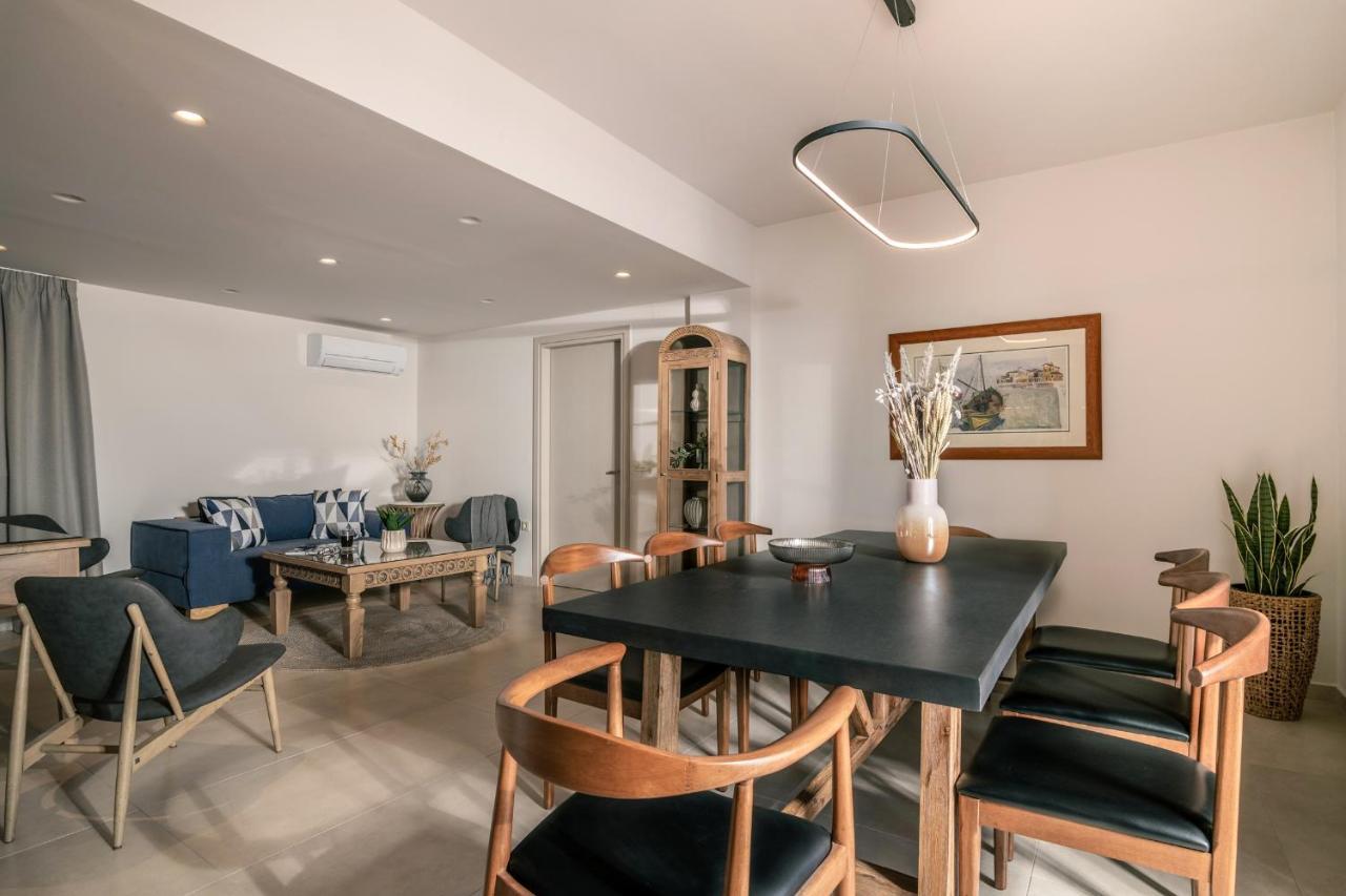 Phoenix Apartment *