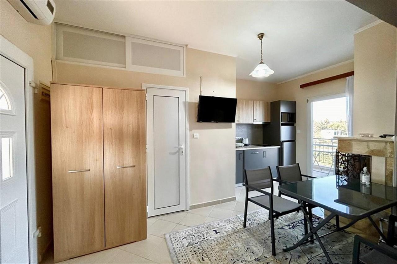 Irina, Kassandra Apartment
